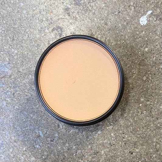 Top view of Back To Nature Active Zinc SPF 50, 15 G - Beige Sunscreen