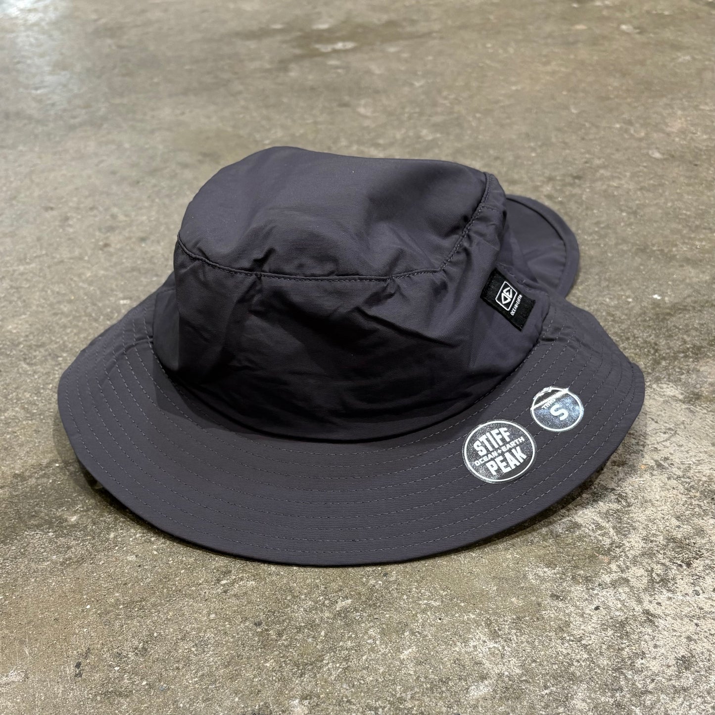 OCEAN&EARTH INDO STIFF PEAK SURF HAT