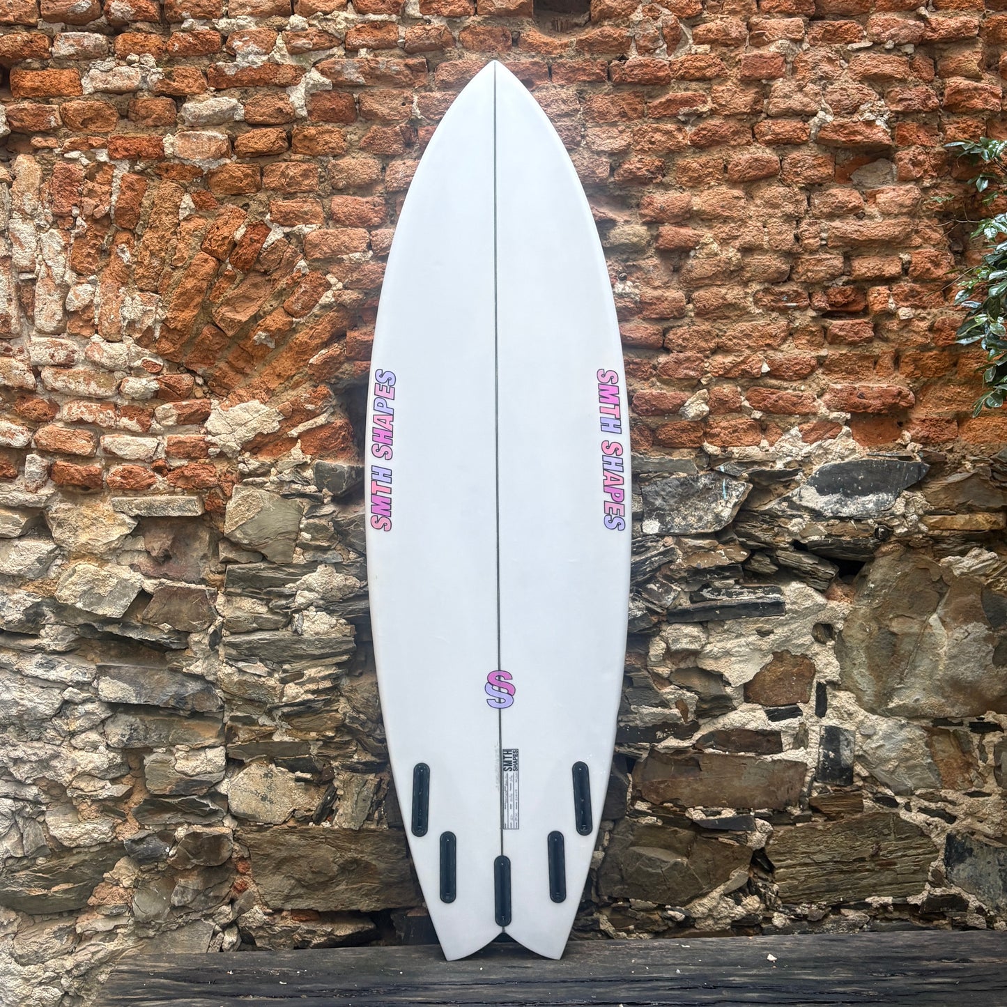 SMTH Retro Fish 6'0" x 20¾ x 2¾ 37.5L – Pre-Loved Surfboard