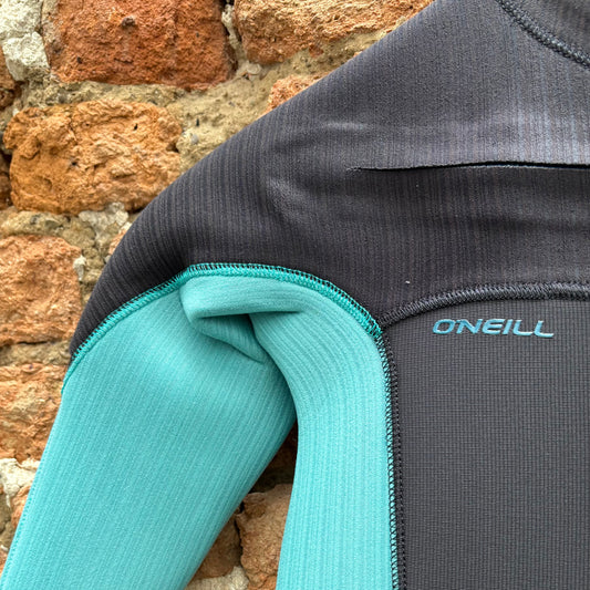 O'Neill Woman's Hyperfreak 43mm+ Chest Zip