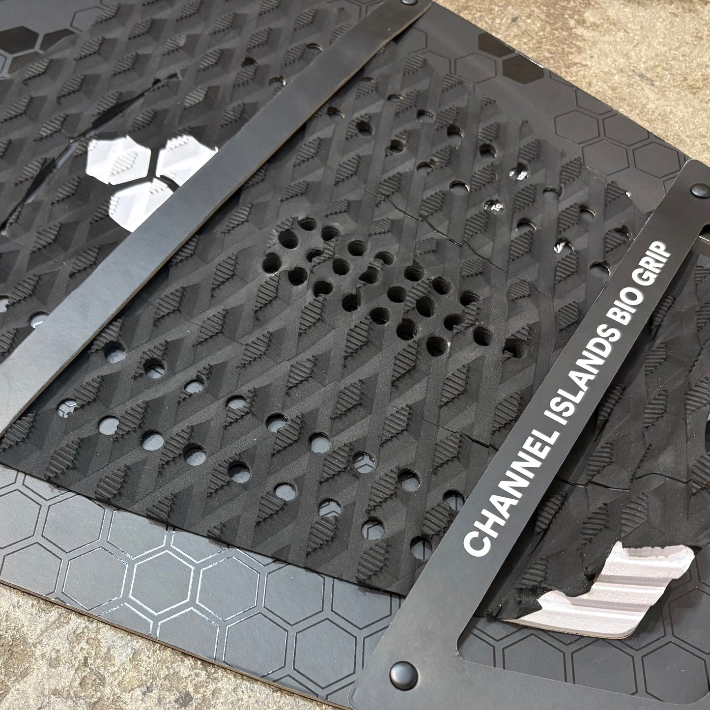 CHANNEL ISLANDS PARKER COFFIN ARCH PAD - BLACK