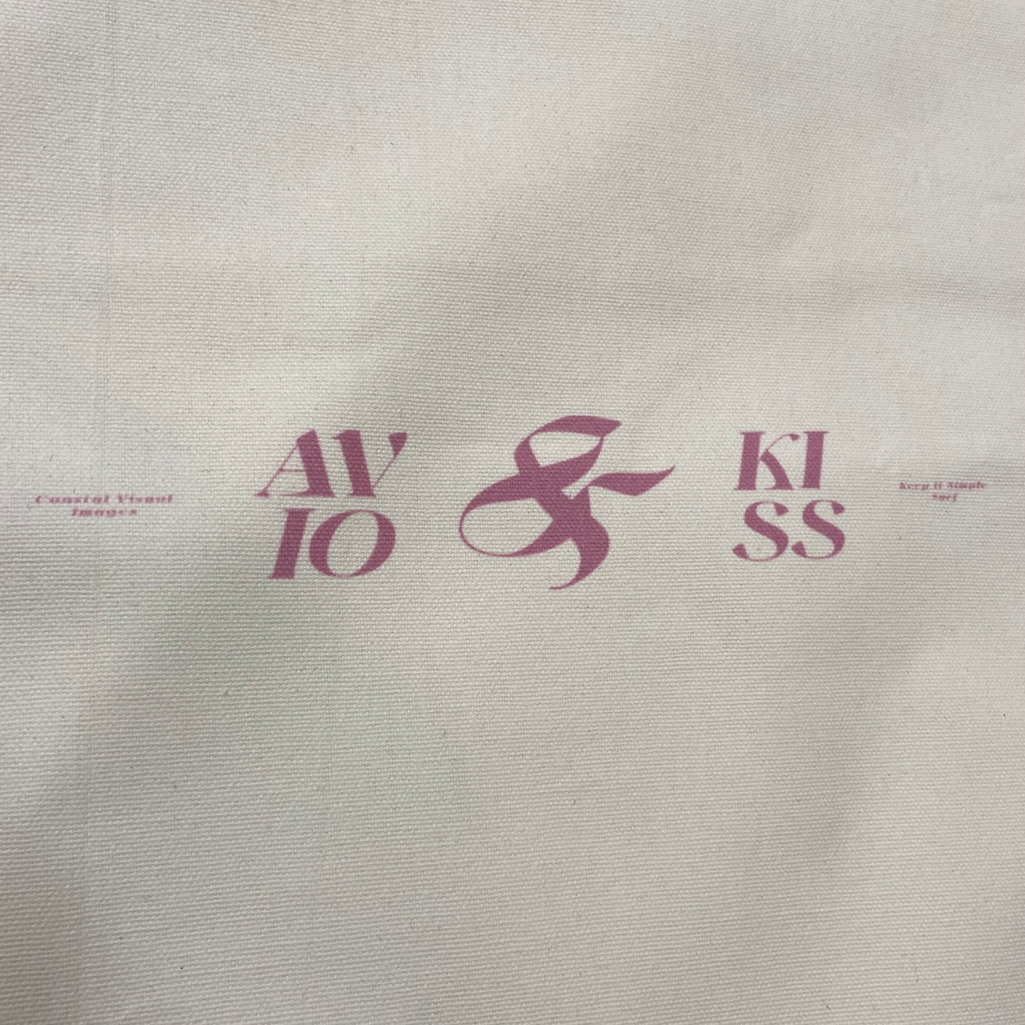 AVIO & KISS Tote Bag