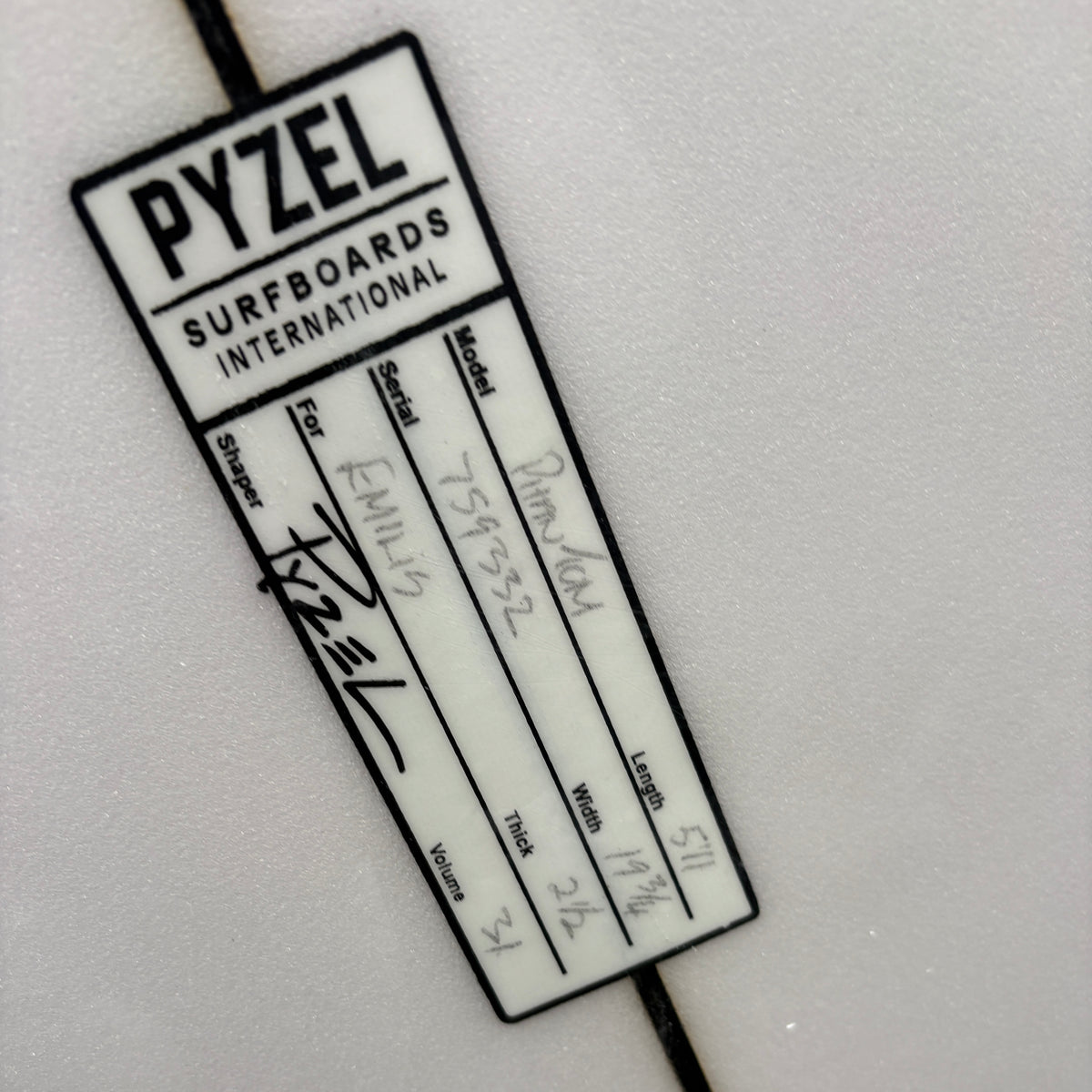 Pyzel Phantom 5'11" x 19 3/4" x 2 1/2" 31L – Second Hand Surfboard