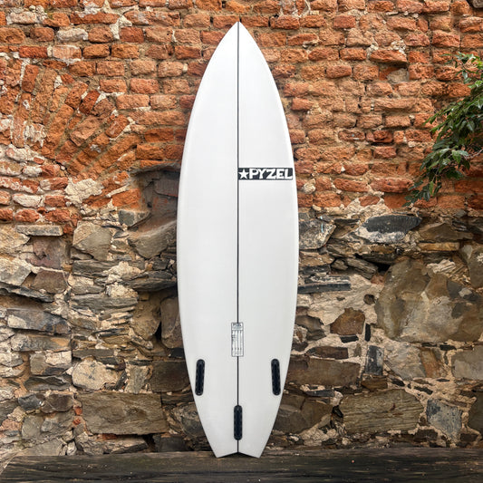 Pyzel Pyzalien 2 5'11" × 19 3/8" × 2 7/16" – 30.2L Second Hand Surfboard