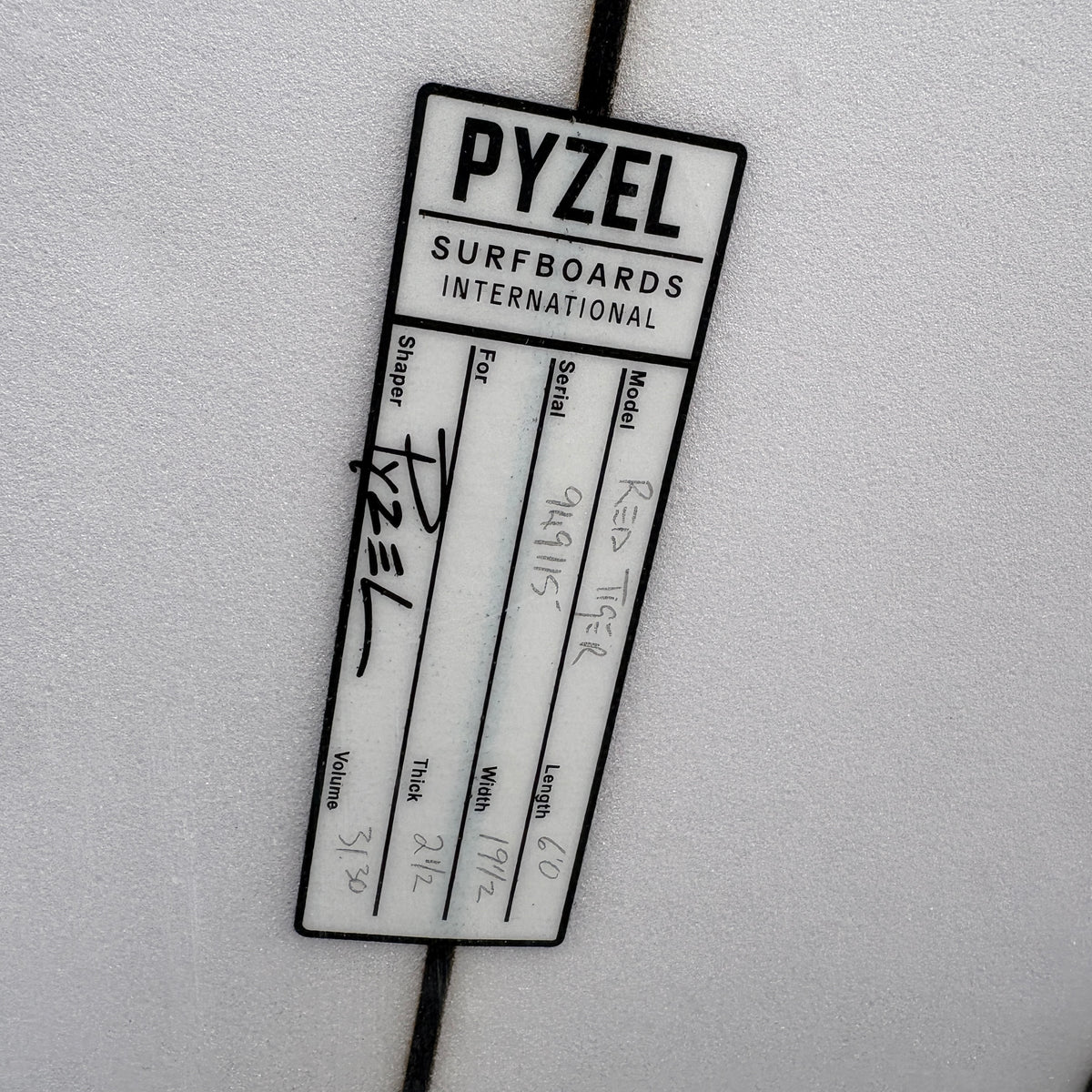Pyzel Red Tiger 6'0" × 19 1/2" × 2 1/2" - 31.3L Second-Hand Surfboard