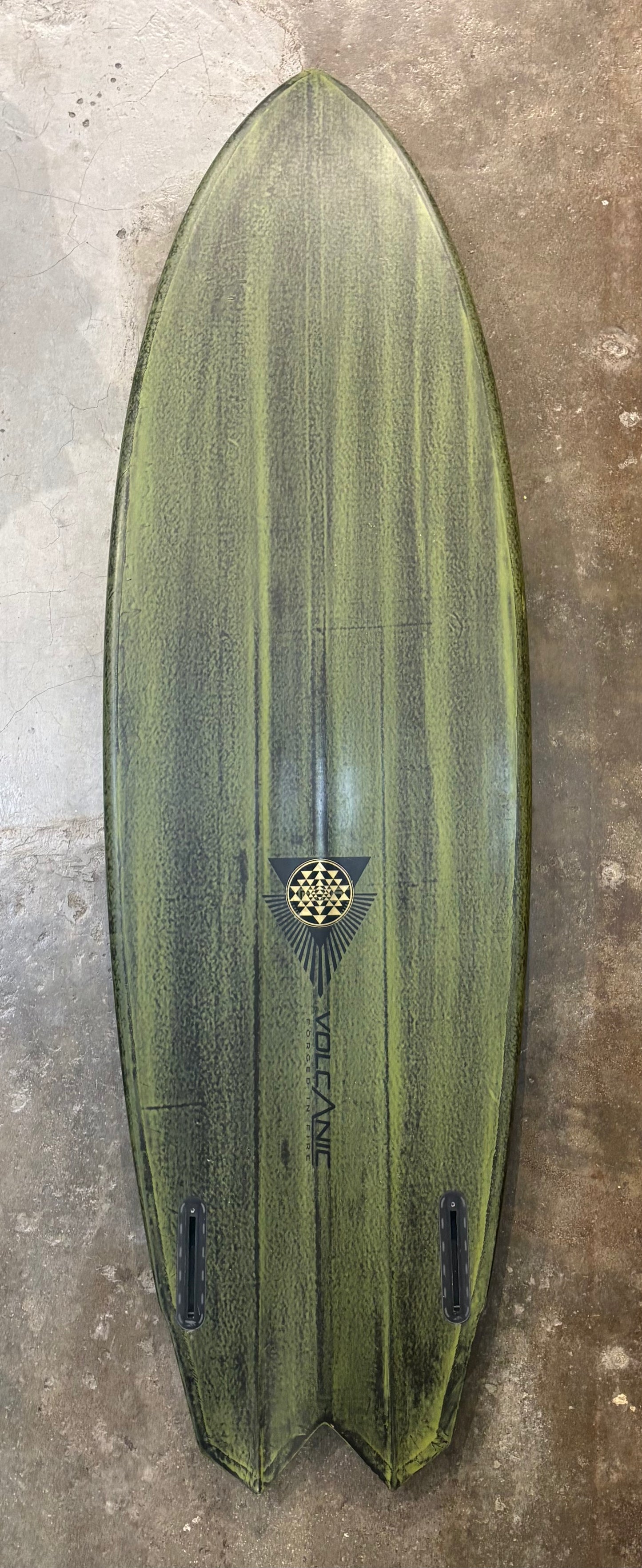 FIREWIRE - TOMO/EL TOMO (VOLCANIC CONSTRUCTION) 5'10 20 1/4 2 11/16 35.2L