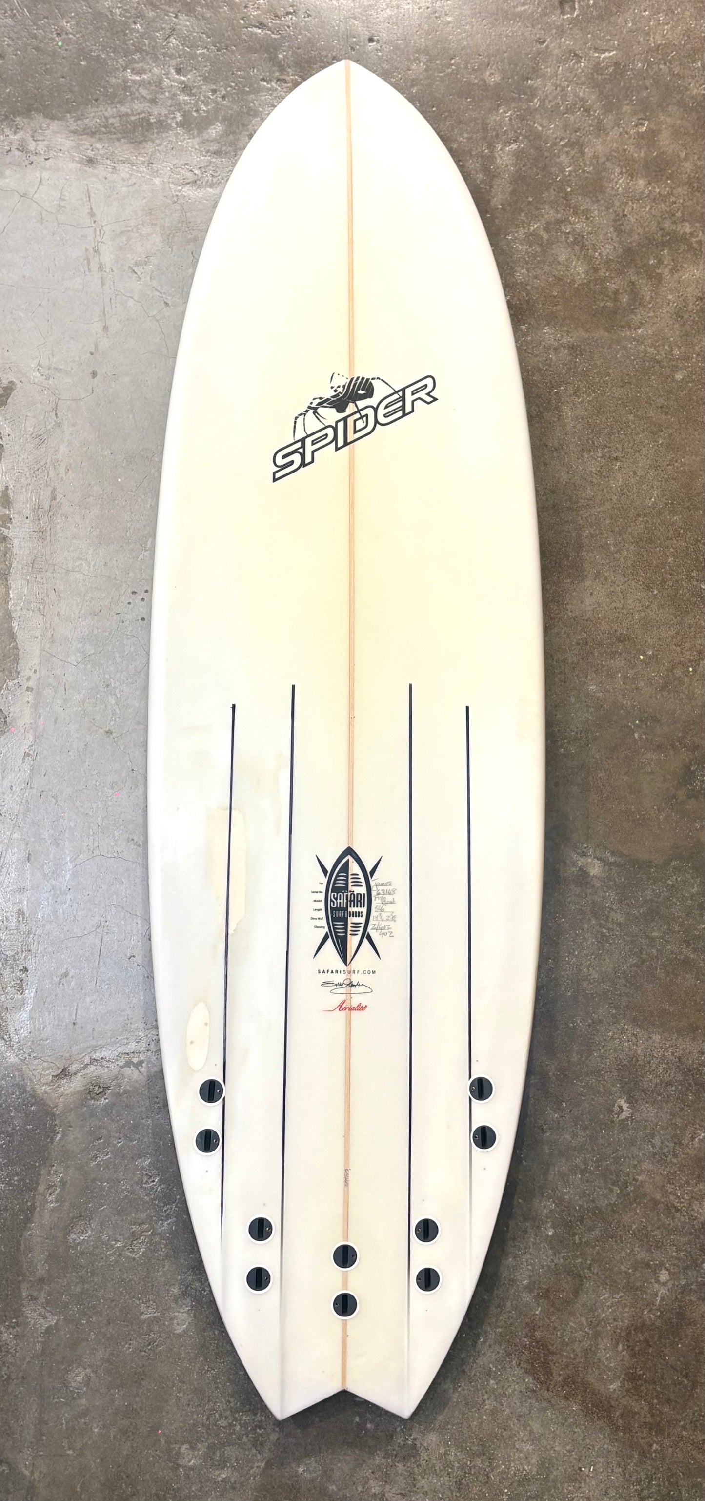SPIDER FISH BOMB 5'6 18 3/4 2 5/16