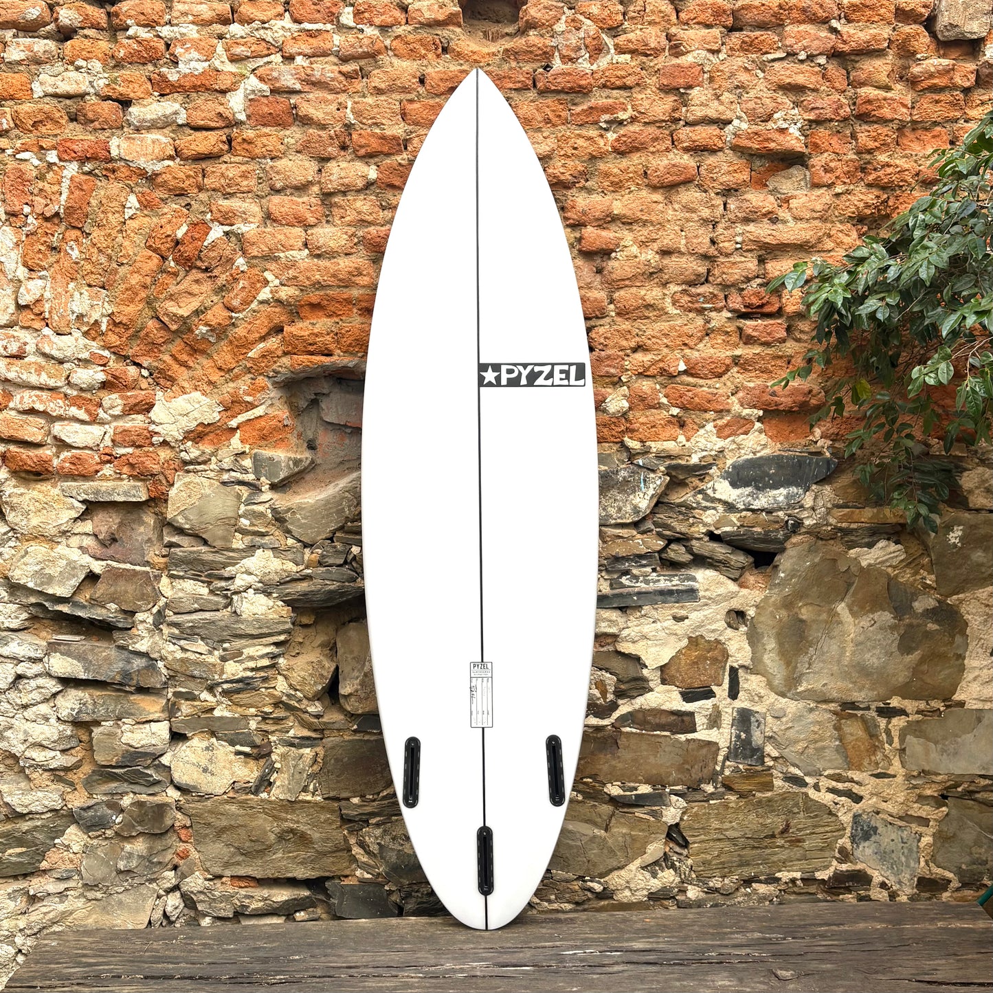 PYZEL GHOST 6'0 x 19 3/8 x 2 9/16 x 29.90L
