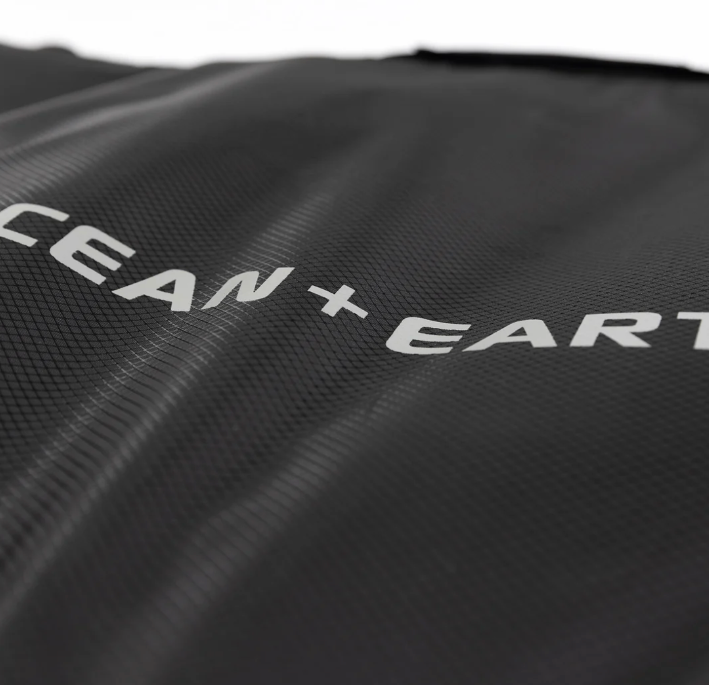 OCEAN&EARTH COR_X FISH DAY COVER