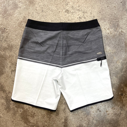 O'NEILL   HYPERFREAK TECH TRVLR NOMAD 19" BOARDSHORTS