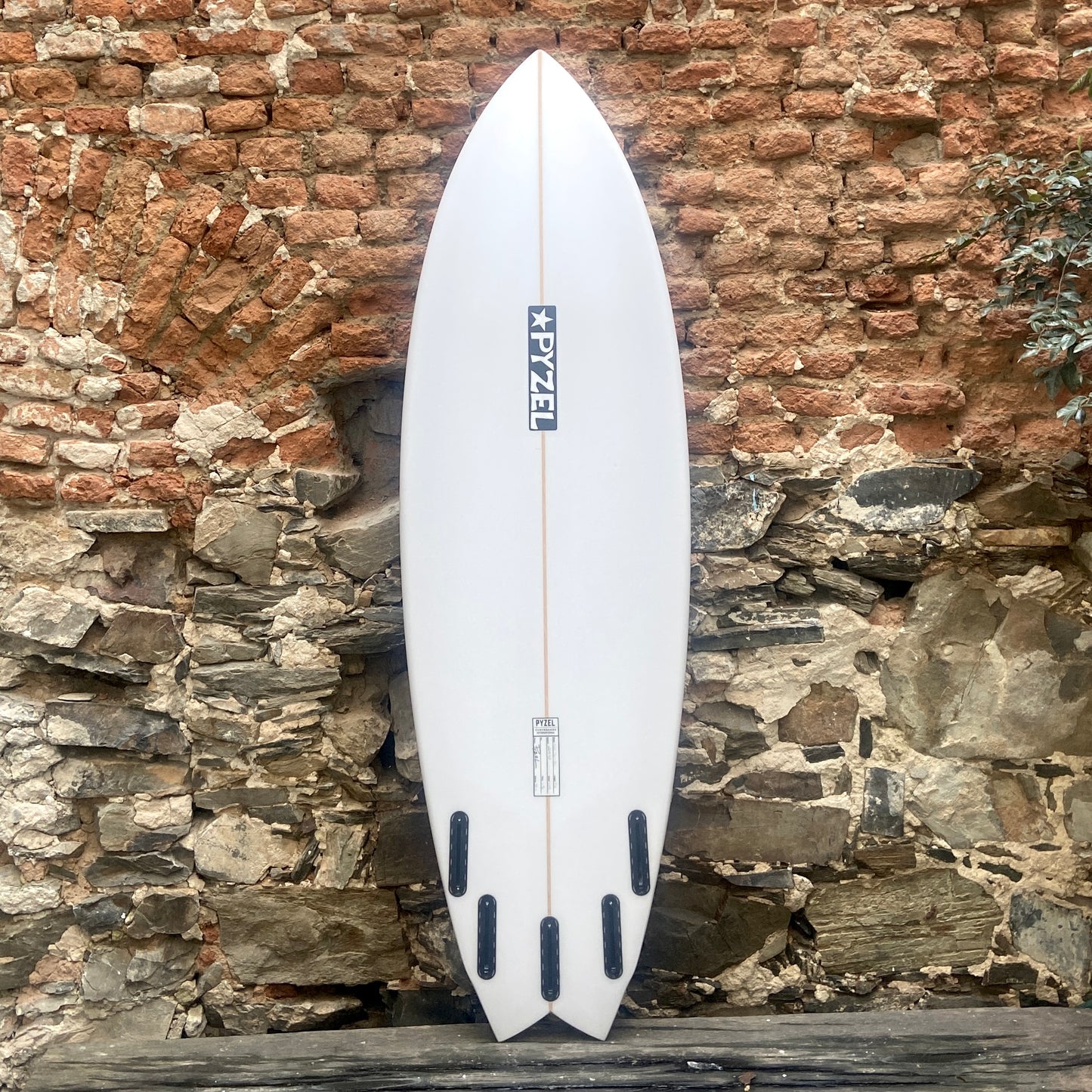 ASTRO POP 5'9 - 19 7/8 - 2 7/16 - 31.30L