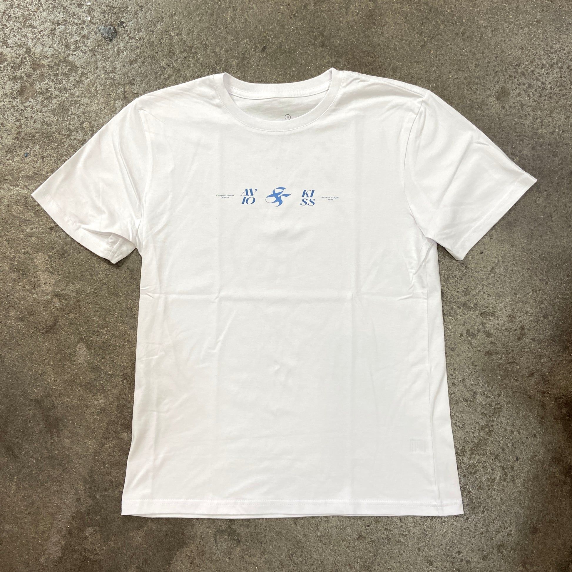 AVIO & KISS SURF STORE T-Shirt