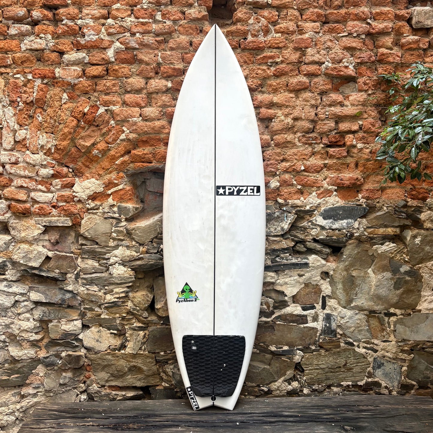 Pyzel Pyzalien 2 XL 6'2 x 20 x 2 5/8 34.90L