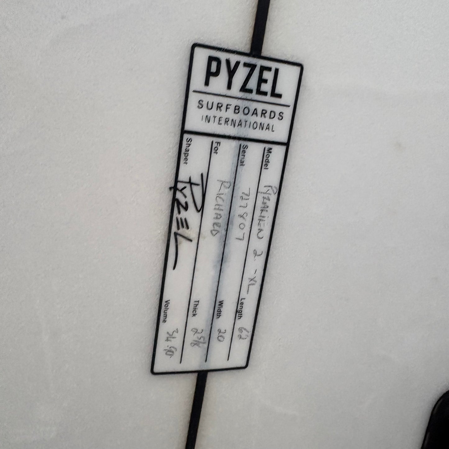 Pyzel Pyzalien 2 XL 6'2 x 20 x 2 5/8 34.90L