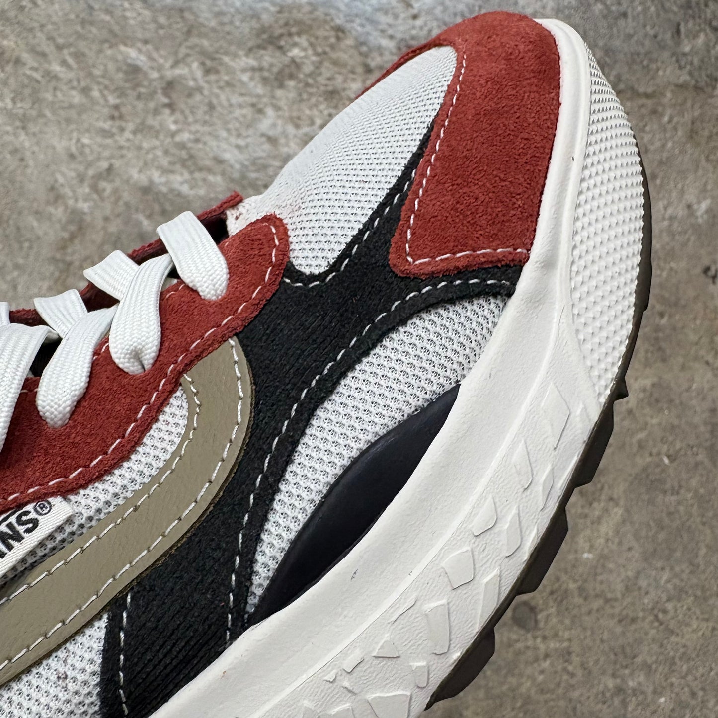 Vans   Ultrarange Neo VR3  Coffee/Brick Red
