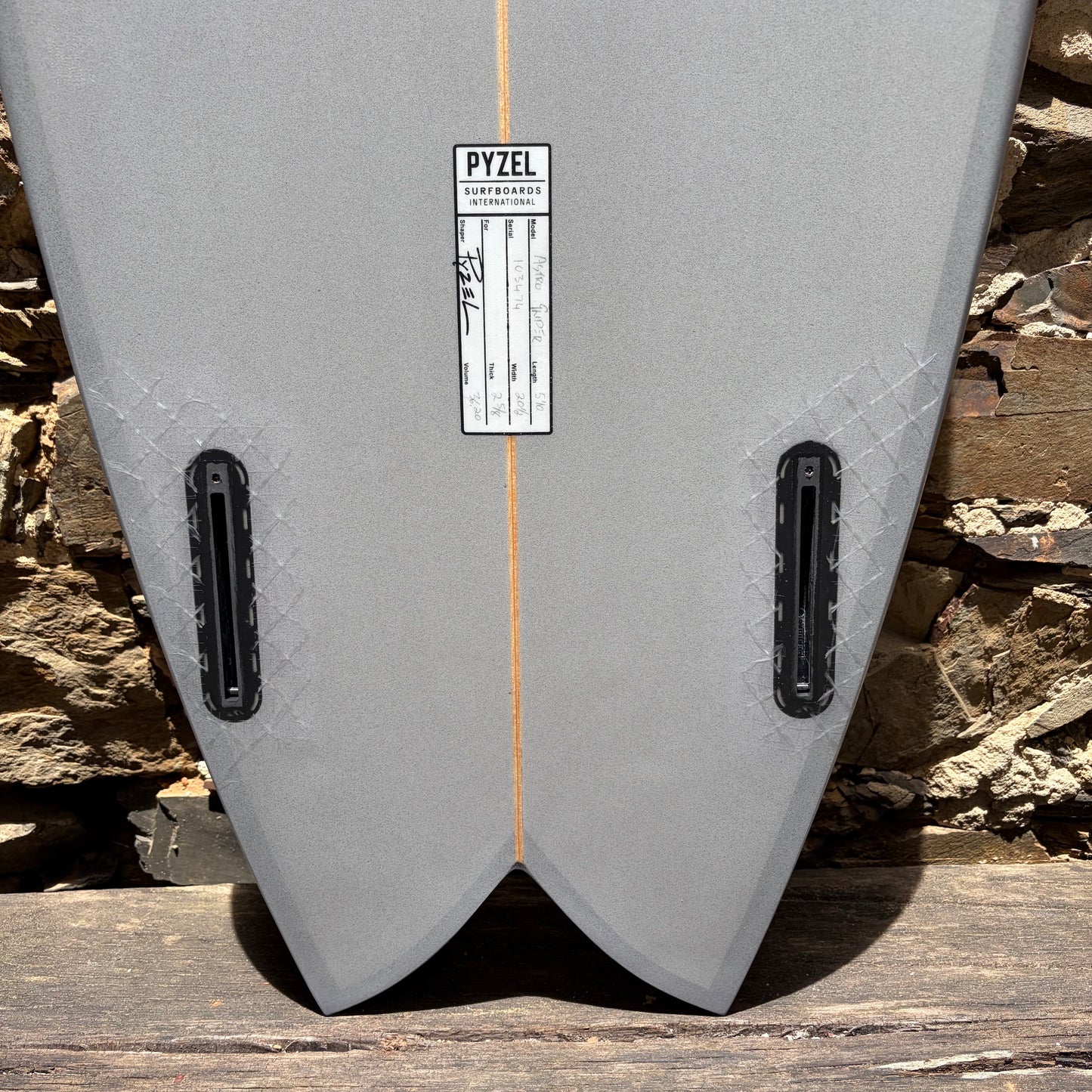ASTRO GLIDER   5'10"   20 1/2   2 5/8  36.20L