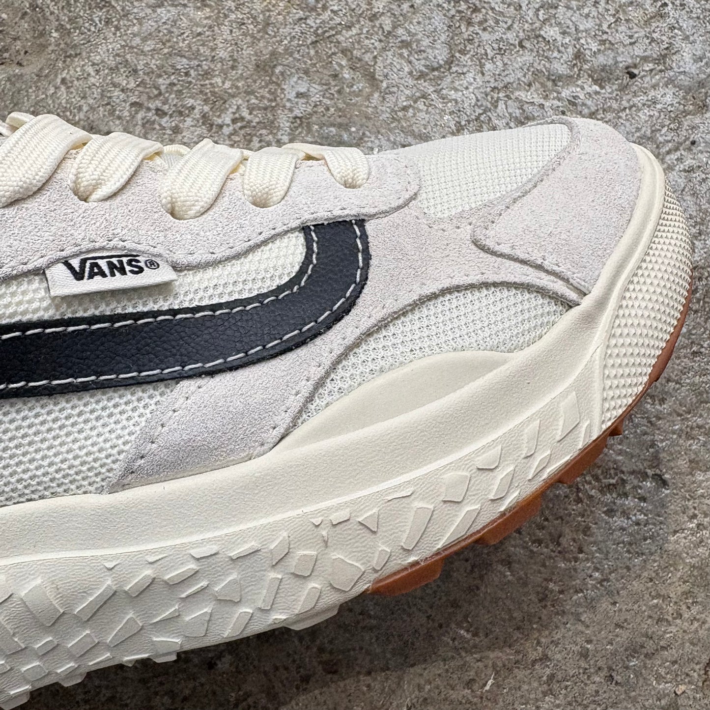 VANS   ULTRARANGE NEO VR3