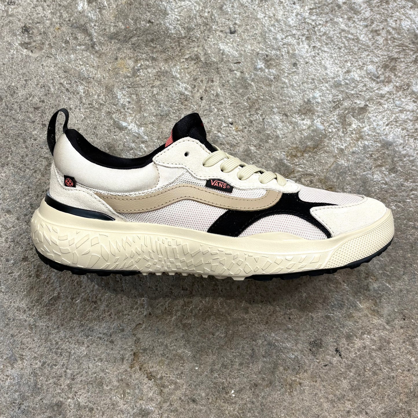 VANS   ULTRARANGE NEO VR3