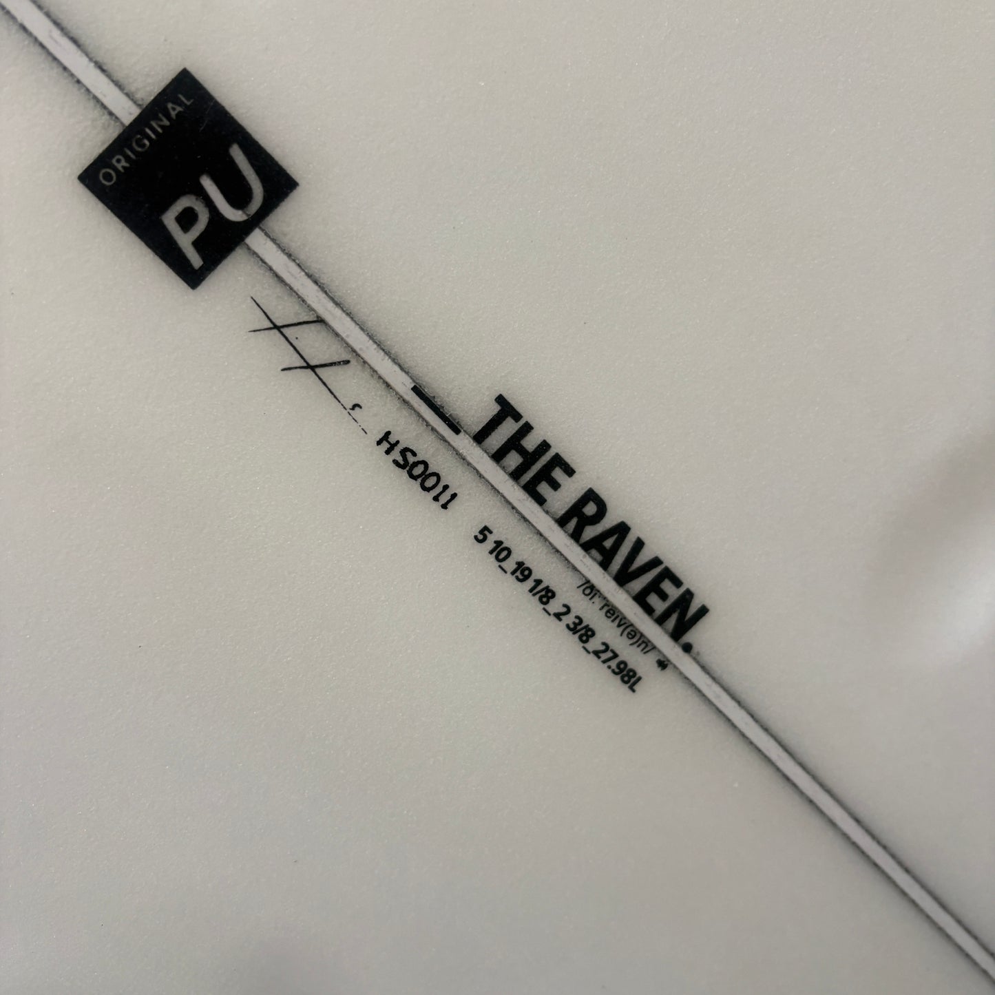 HaydenShapes  The Raven   5'10 x 19 1/8 x 2 3/8 – 27.98L