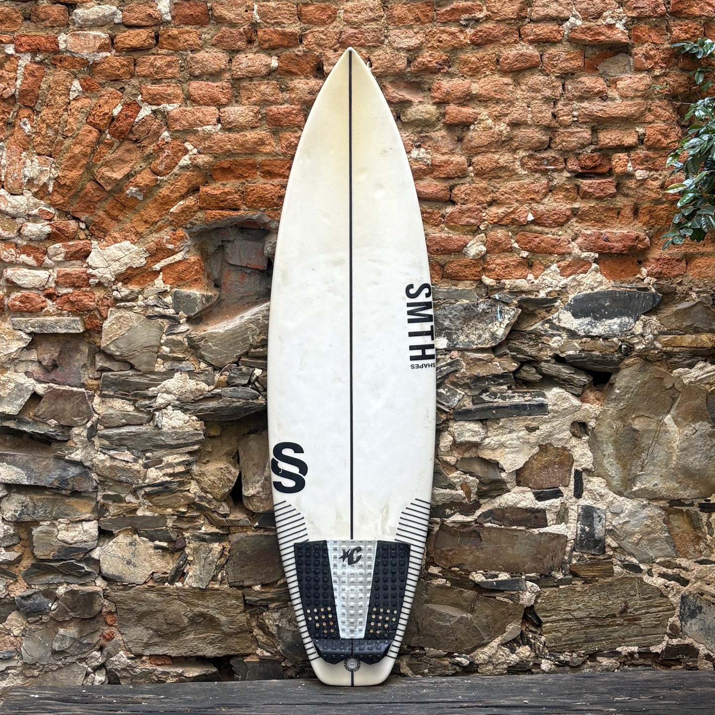 SMTH  5'4" x 17 1/2 x 2 3/16 21.64L – Pre-Loved Surfboard