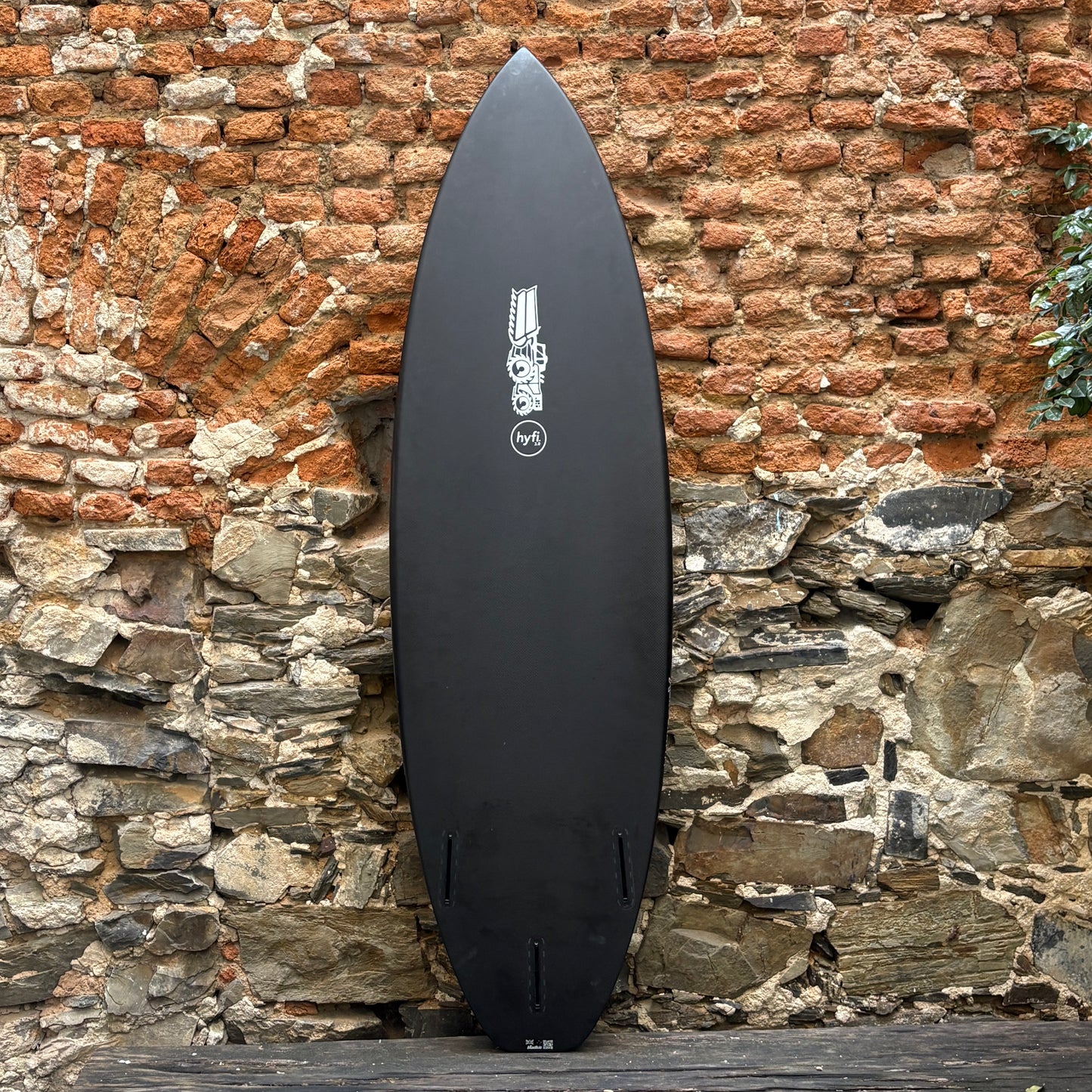JS Industries hyfi 3.0   5'11 x 19 1/2 x 2 7/16 – 30.2L