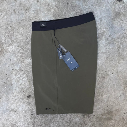 RVCA  VA Solid 19" Boardshort