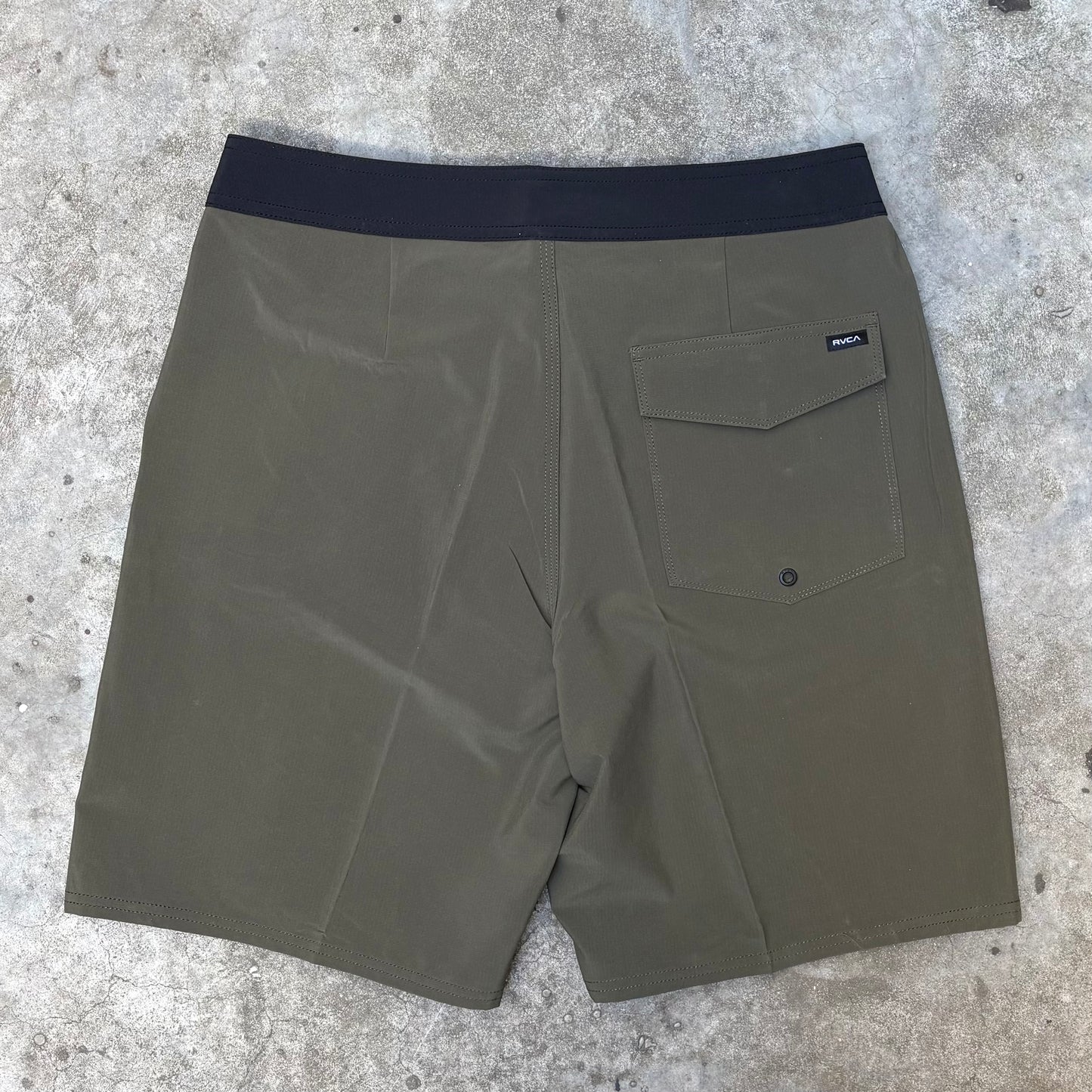 RVCA  VA Solid 19" Boardshort