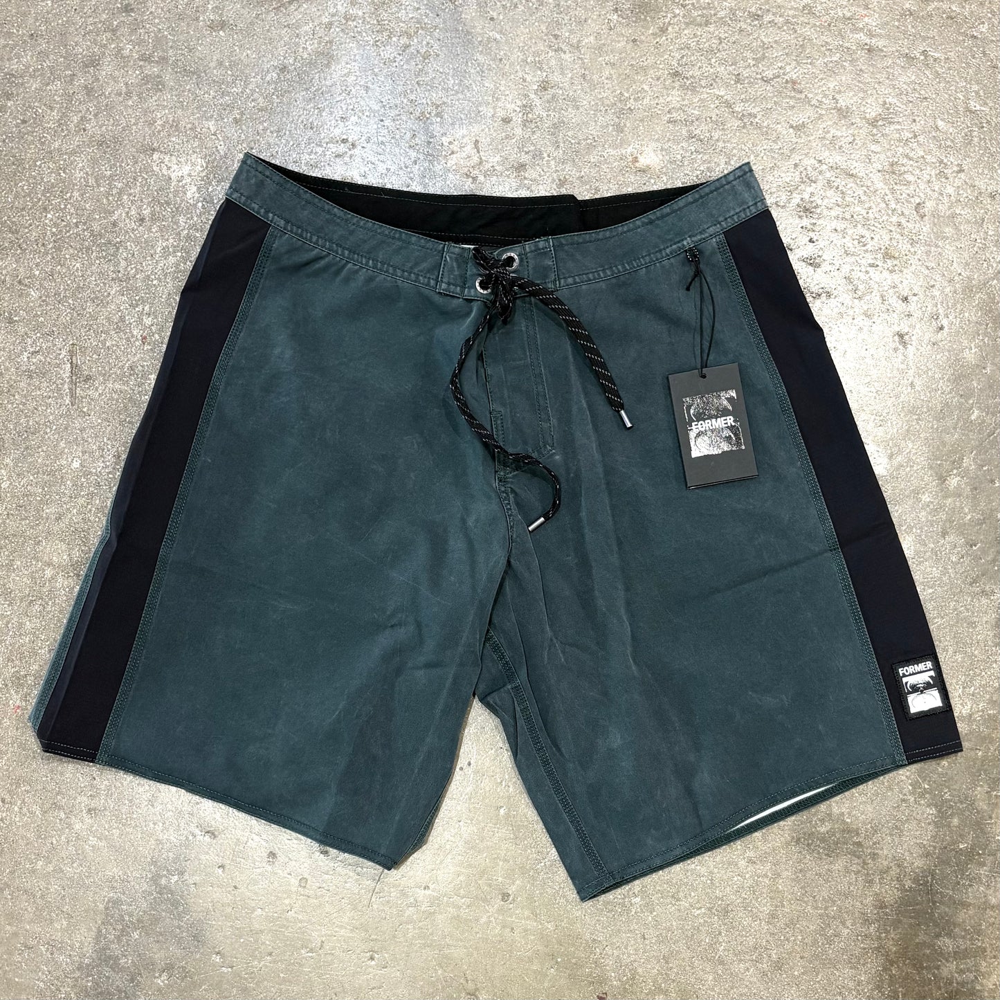 Former  System 19"  Trunk - Petrol