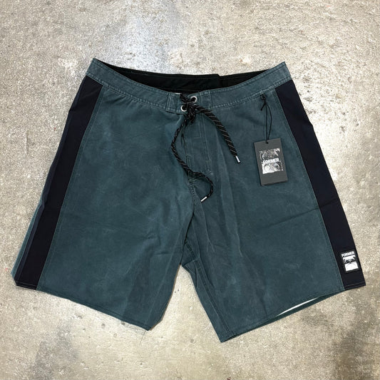 Former  System 19"  Trunk - Petrol