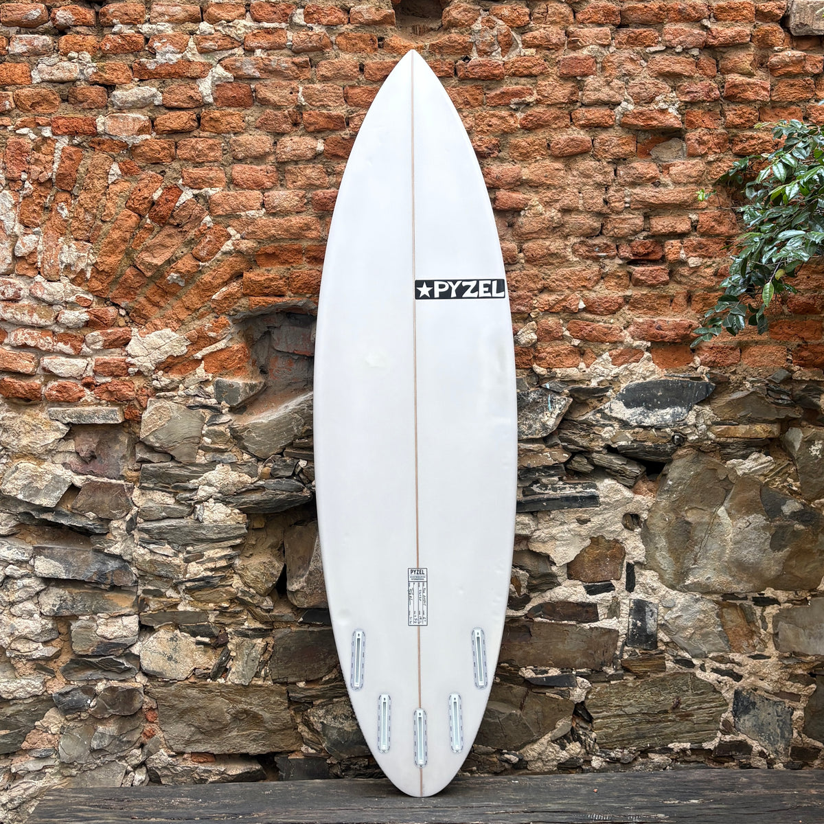 Pyzel The Ghost 6'1" x 19 1/2" x 2 5/8" 31.3L Second Hand Surfboard