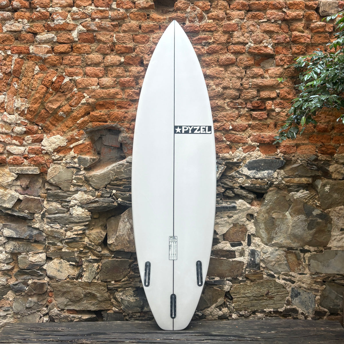 Pyzel Power Tiger 6'1" × 19 × 2 1/2" – 30.50L Second-Hand Surfboard