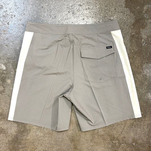 RVCA Men's Apex 2  18" Boardshorts