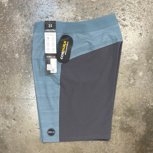 O'NEILL   TECH TRVLR ENDURO 20" BOARDSHORTS