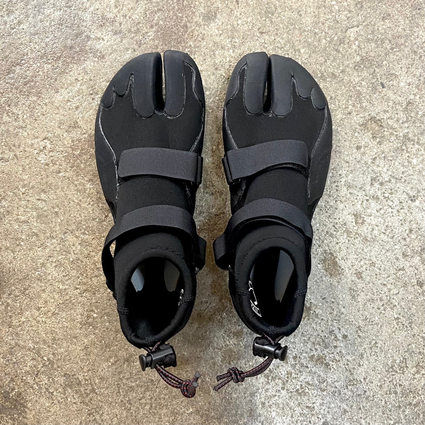 OCEAN & EARTH JAVA SPLIT TOE BOOTIE - 1.5MM