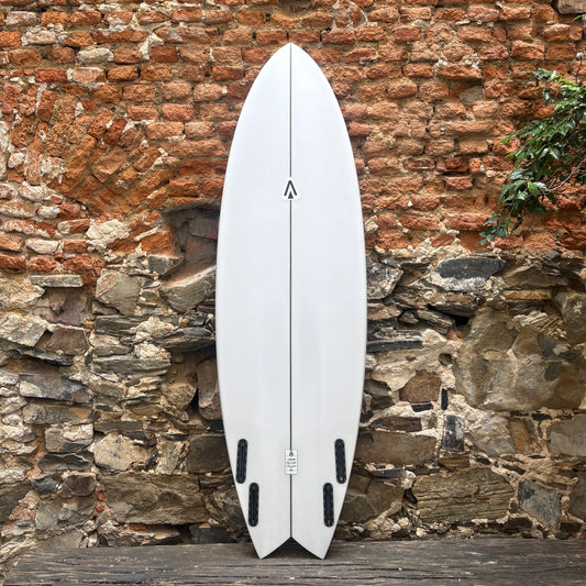 Analogy The Odyssey 5’10 x 20 1/4 x 2 9/16  33.7L
