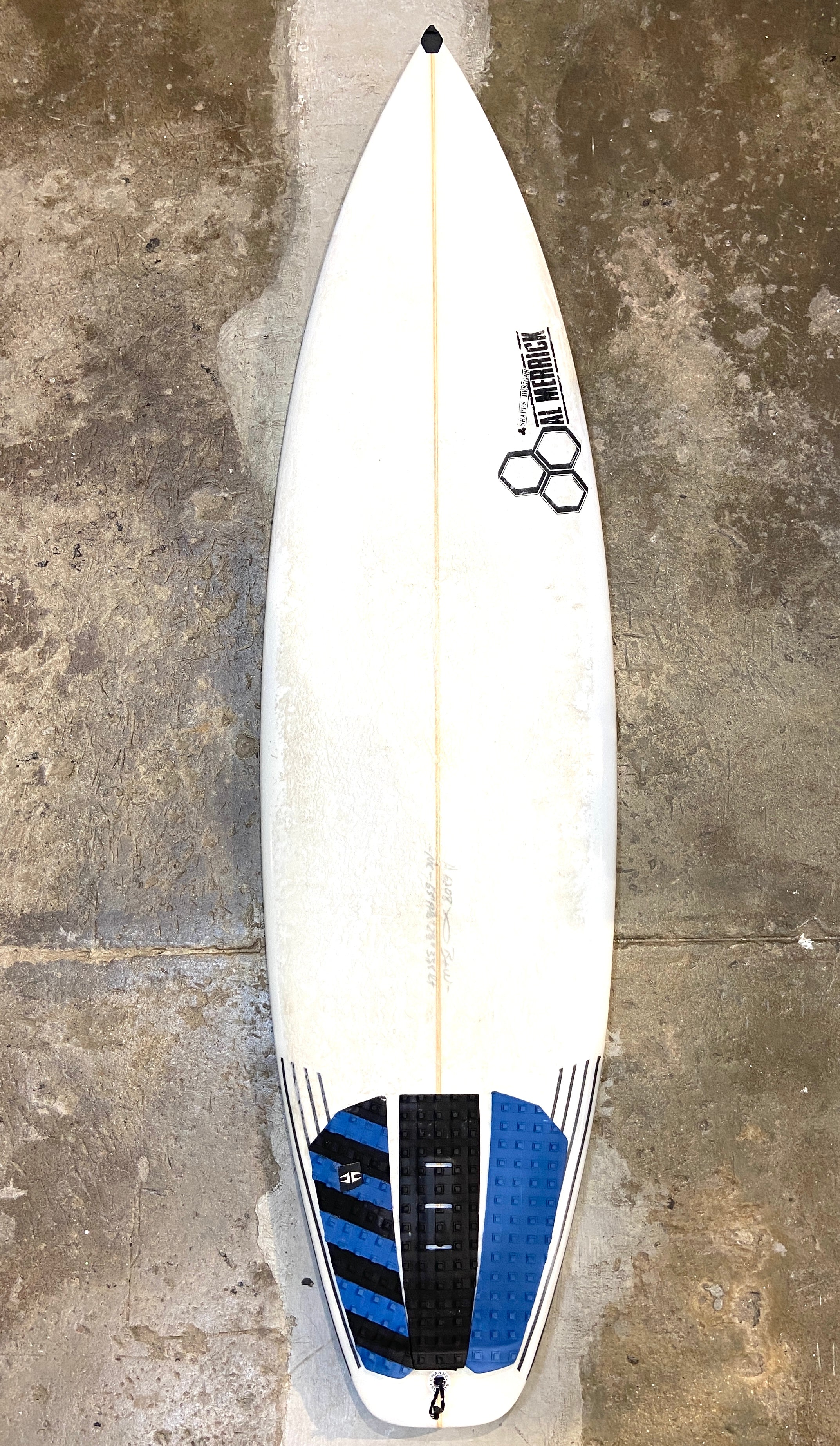 BUY SECOND HAND SURFBOARDS AT KEEP IT SIMPLE SURF CAPE TOWN