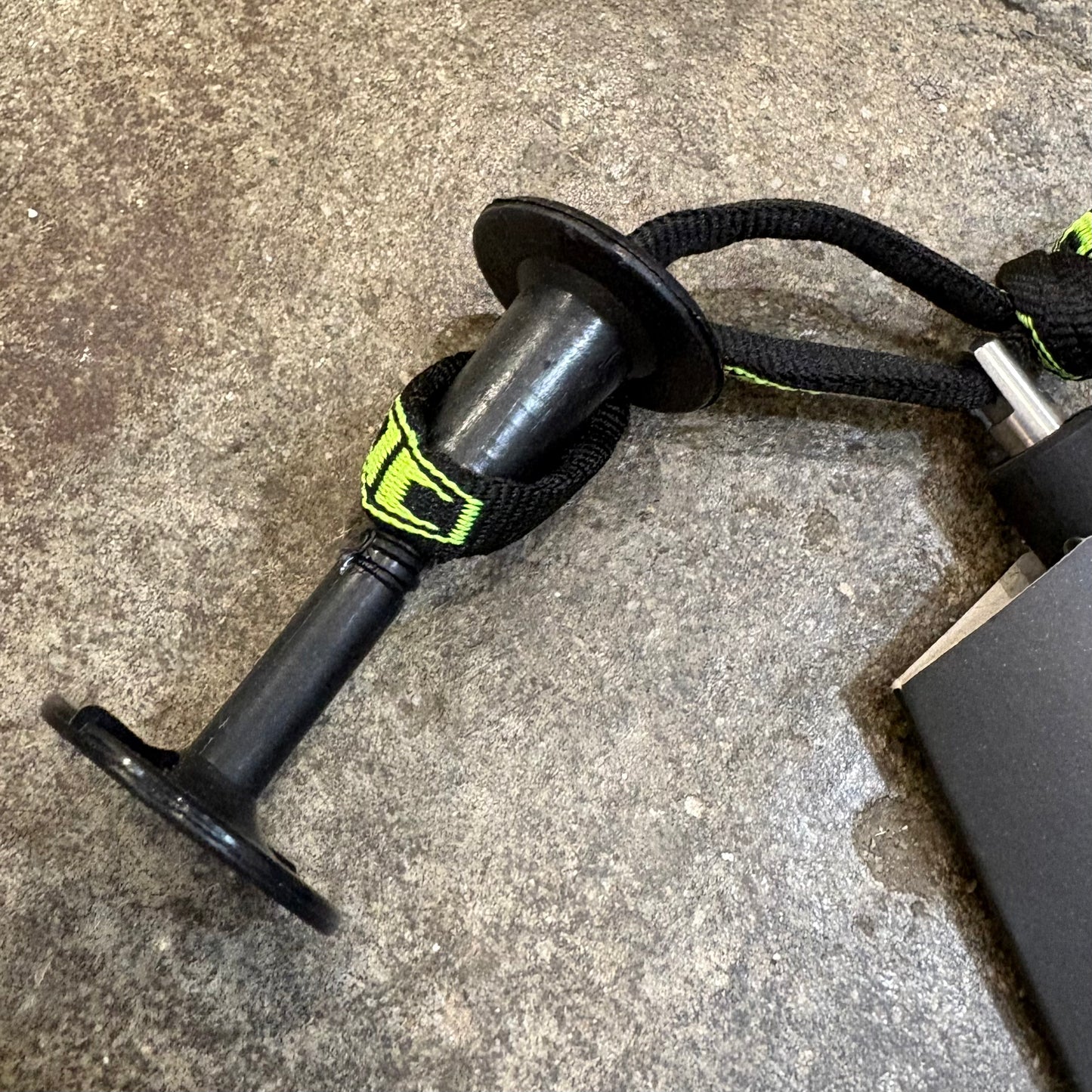 HURRICANE   BODYBOARDING COILED WRIST LEASH 8MM