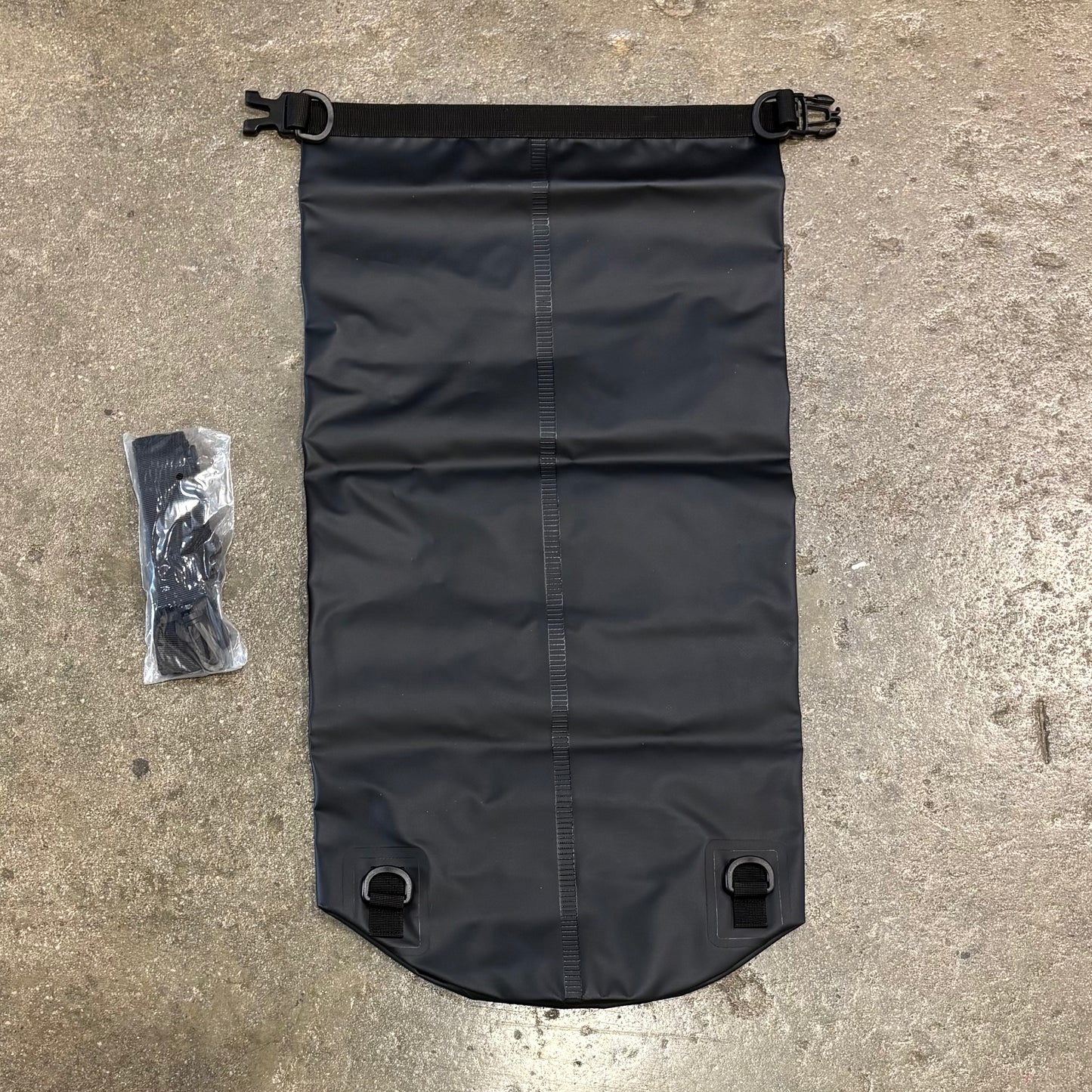 RUGGED LIFE HEAVY DUTY 30L DRY BAG