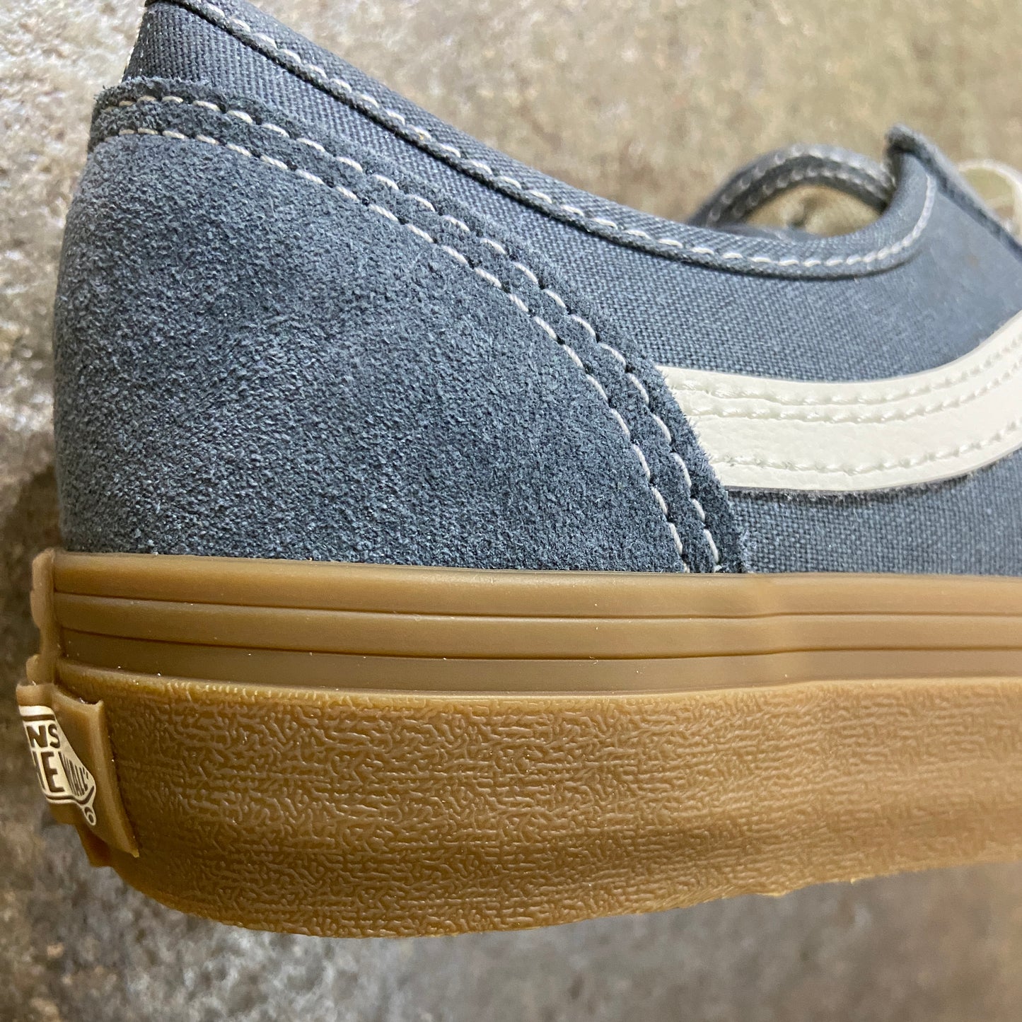 VANS   STYLE 136 DECON VR3 SF