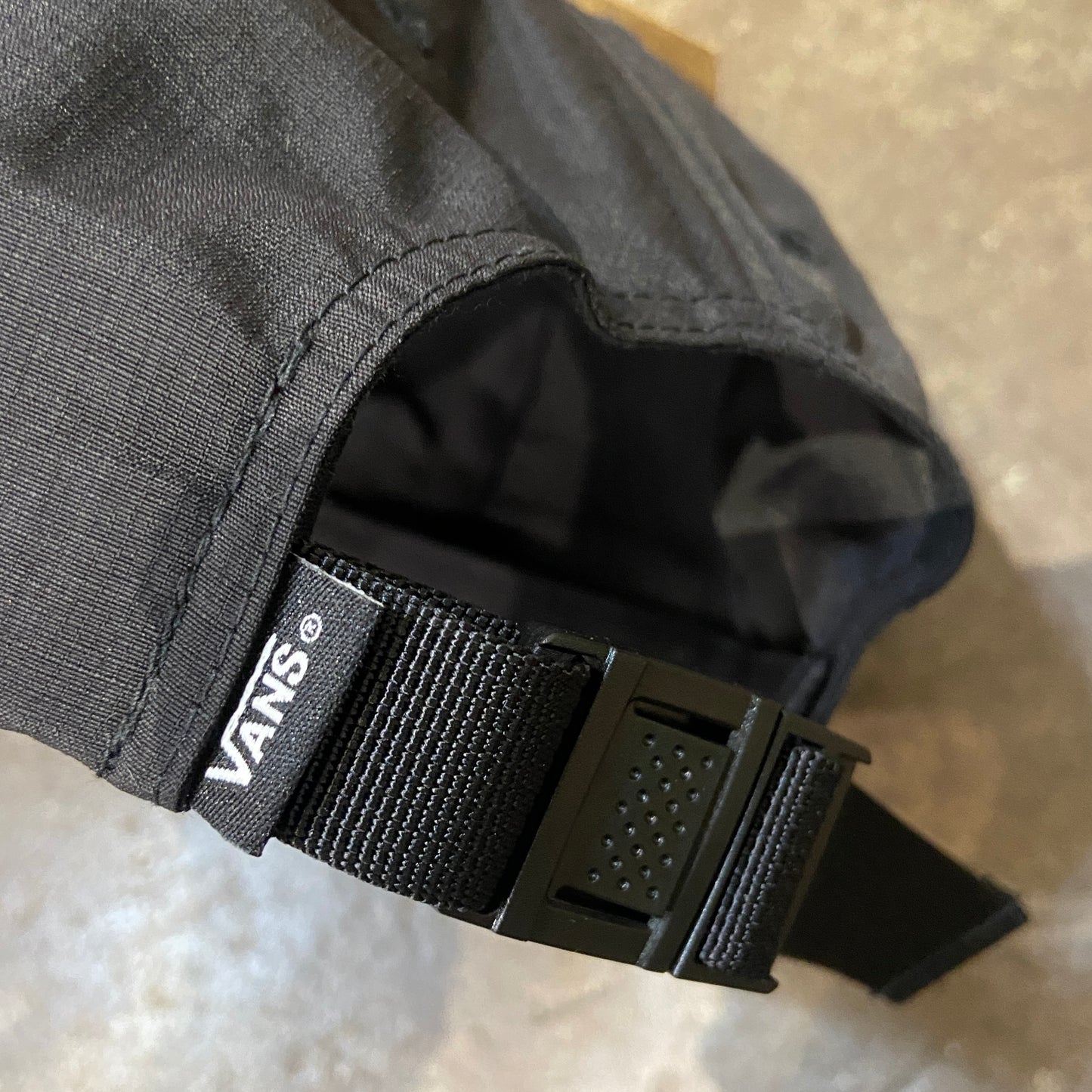 VANS   OUTDOORS JOCKEY HAT