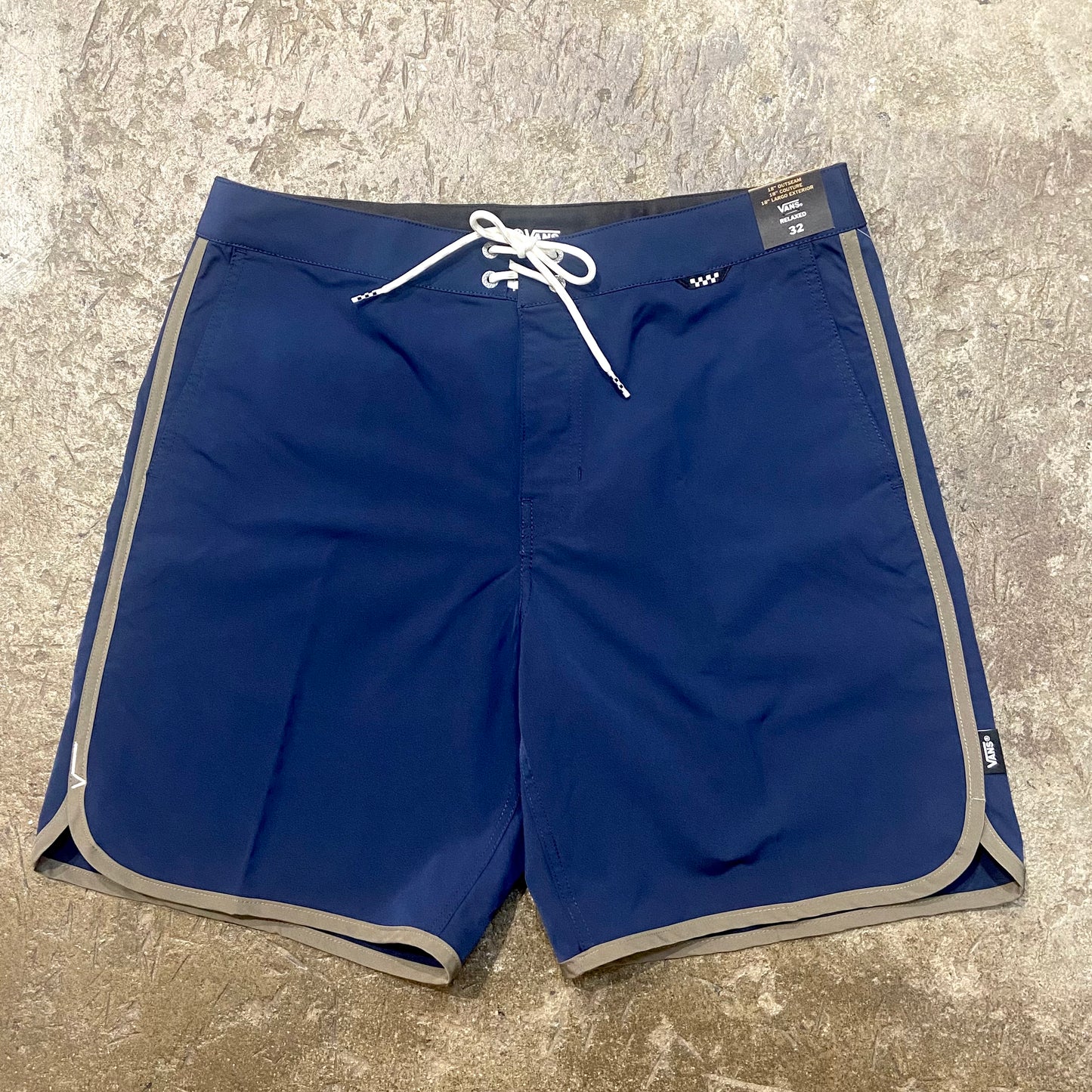 VANS   MTE EVER-RIDE SCALLOPED SOLID BOARDSHORT