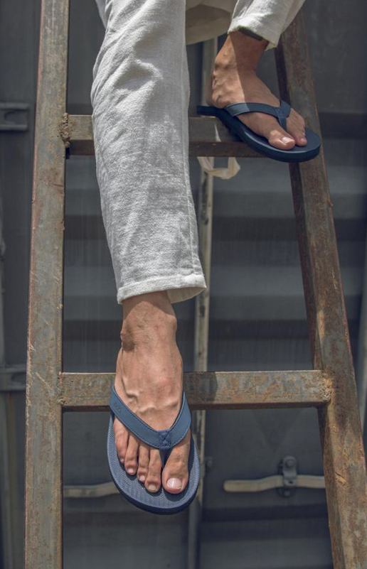 Surf wear flip flops shop
