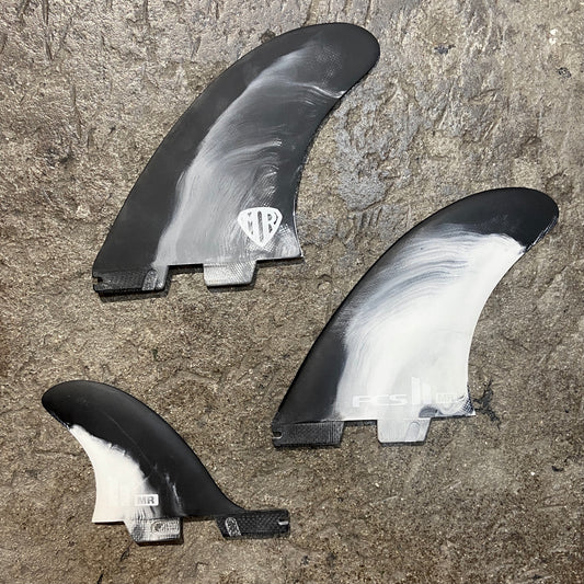 FCS II SHAPER SERIES  MARK RICHARDS  TWIN + STABILISER
